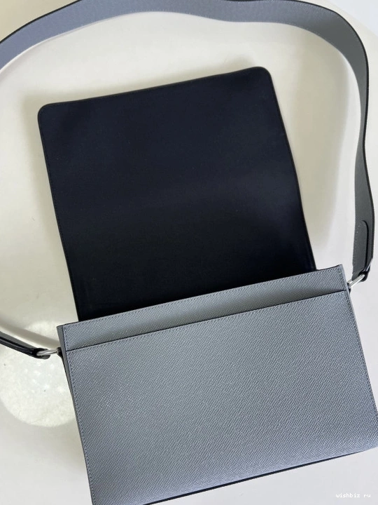 WIS NEW VUITTON MESSENGER FLAP LOUIS 1002